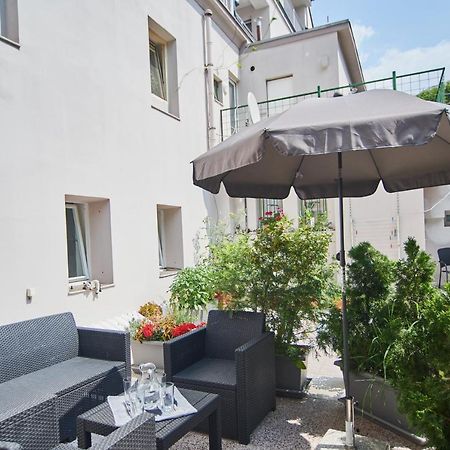 Nice Home To Stay At Prague Close To Castle With Terrace And Garden エクステリア 写真