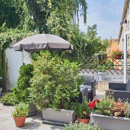 Nice Home To Stay At Prague Close To Castle With Terrace And Garden エクステリア 写真