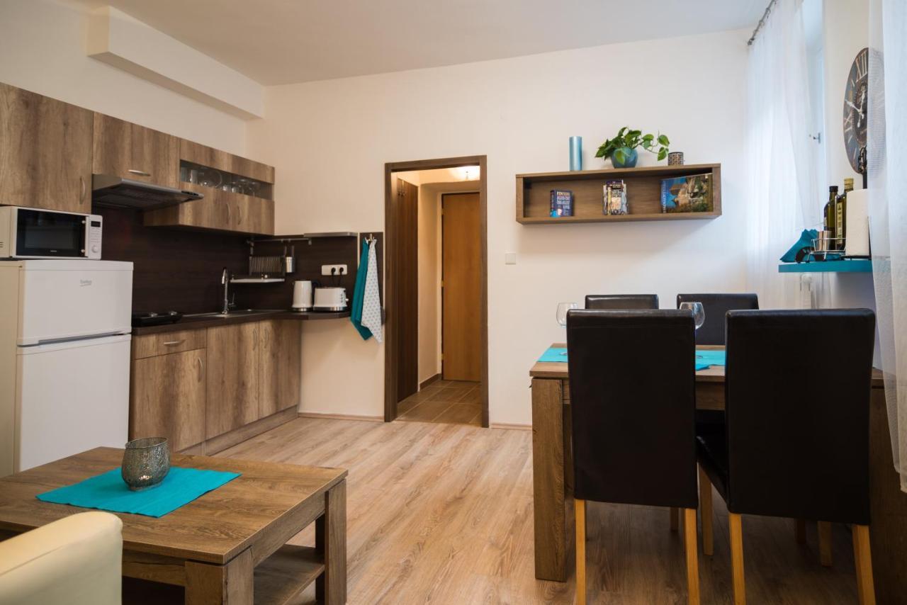 Nice Home To Stay At Prague Close To Castle With Terrace And Garden エクステリア 写真