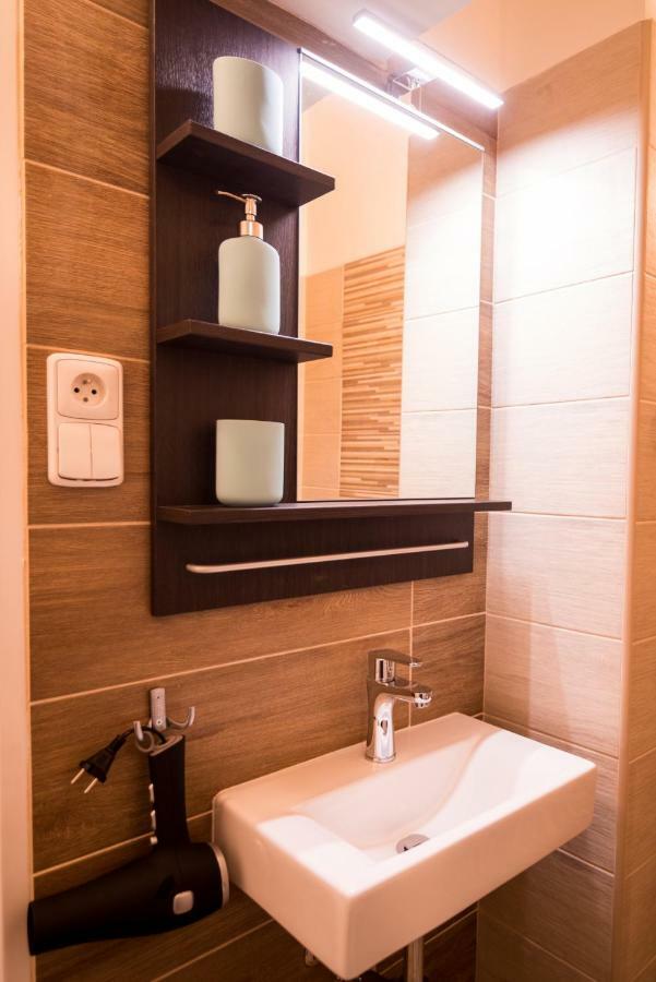 Nice Home To Stay At Prague Close To Castle With Terrace And Garden エクステリア 写真