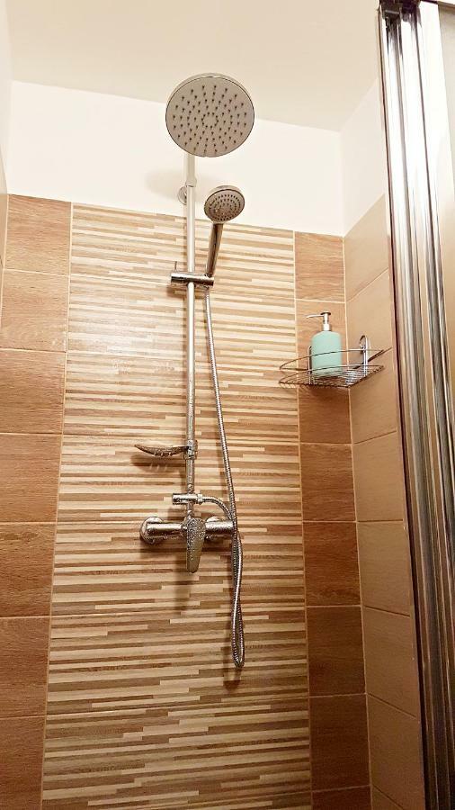 Nice Home To Stay At Prague Close To Castle With Terrace And Garden エクステリア 写真