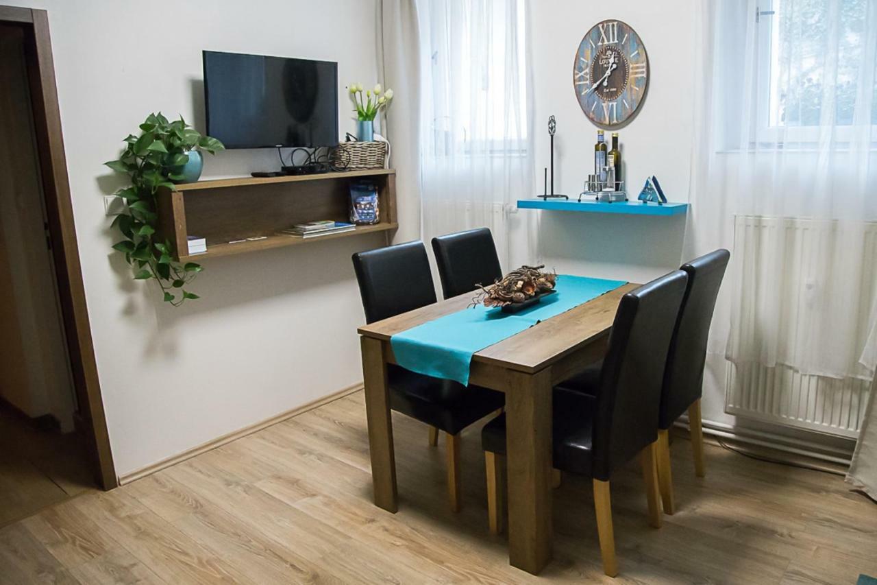Nice Home To Stay At Prague Close To Castle With Terrace And Garden エクステリア 写真